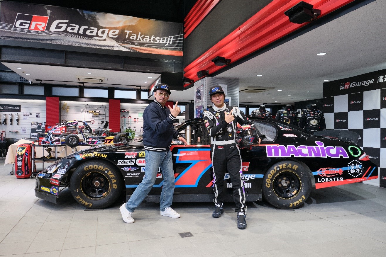 }NjJANASCAR ARCAJfCgiQʂ ÉIiJERRY PITTS TOYOTA RACINGj̃X|T[ցI