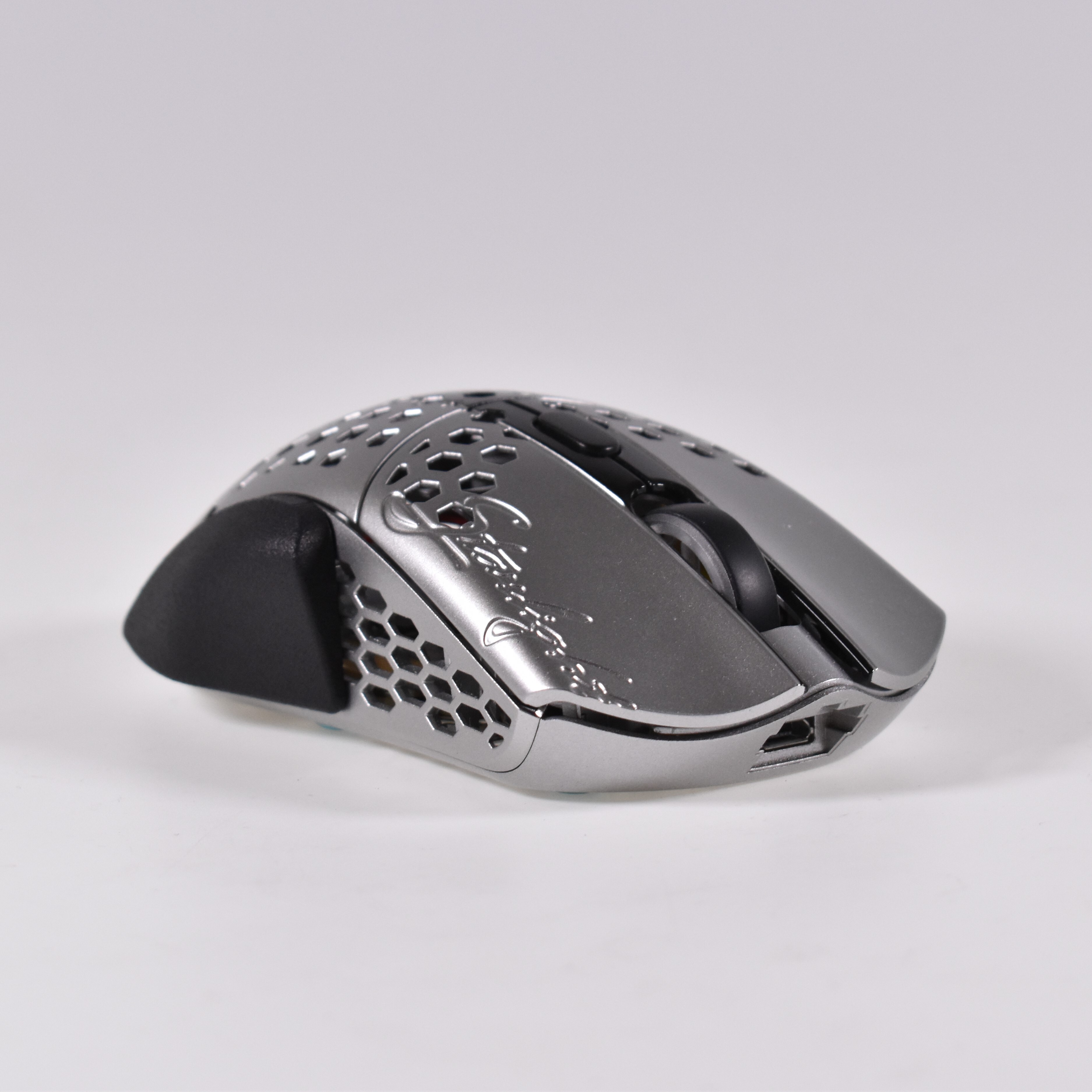 yViz}EXɎtČ`啝ɕωnTech Fit for Finalmouse S sizeV[Y̔Jn