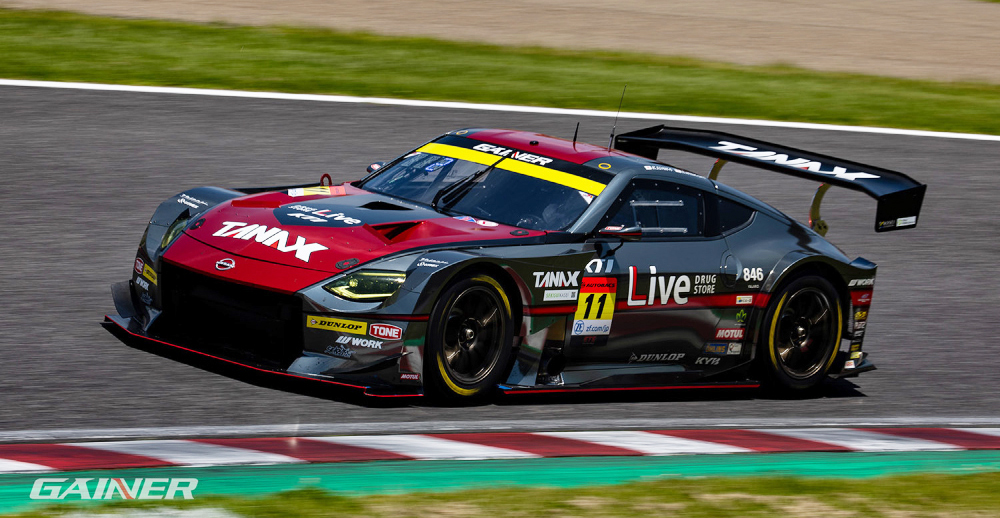 ySUPER GT Round4 FUJI GT 350KM RACEzϐ`PbgIGAINER x {ƃR{Ly[