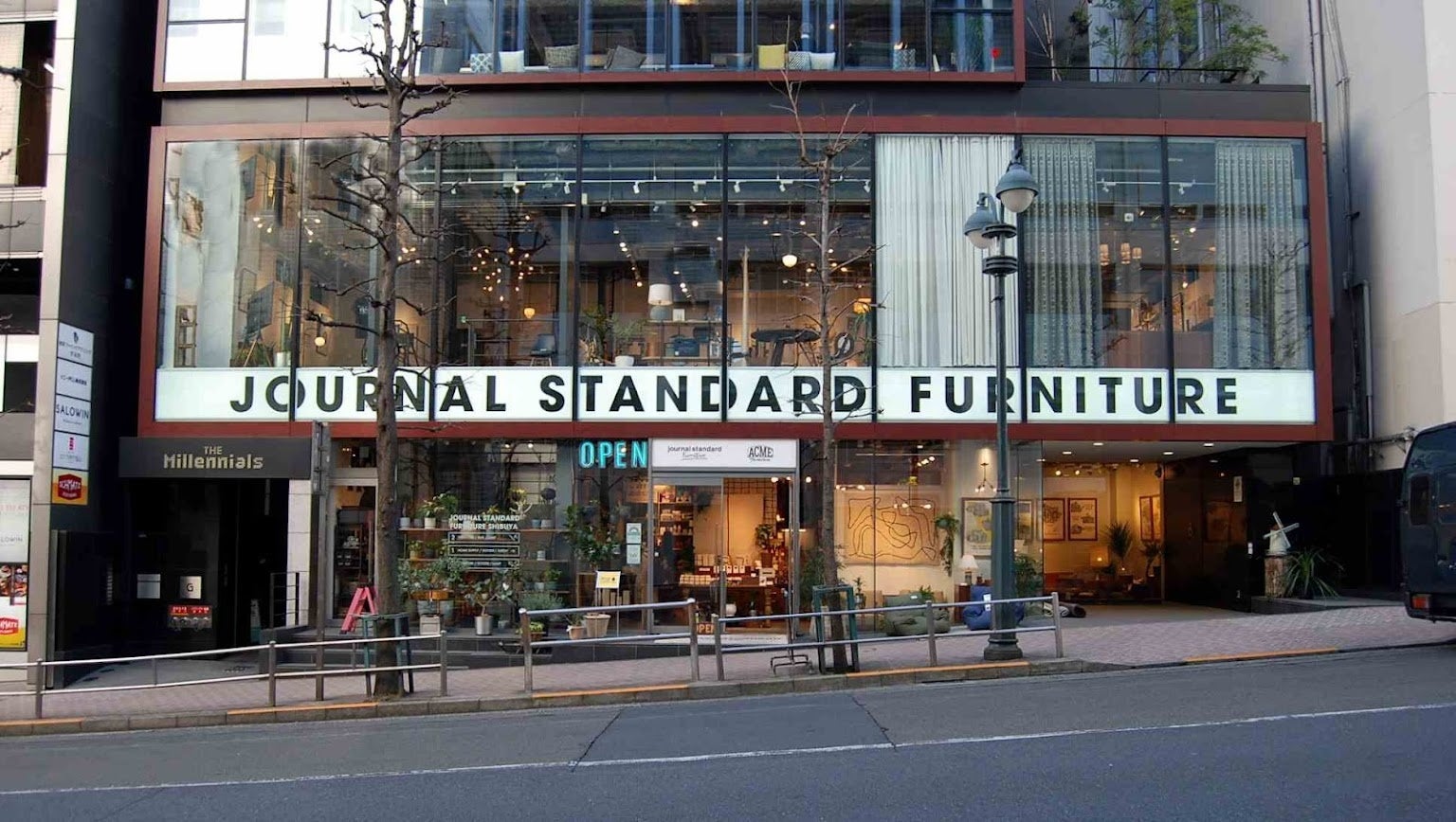 MOFTuω}`X^hv̐iŁuMOFT JSF 8-in-1@\X^hvJOURNAL STANDARD FURNITUREaJXɂēW