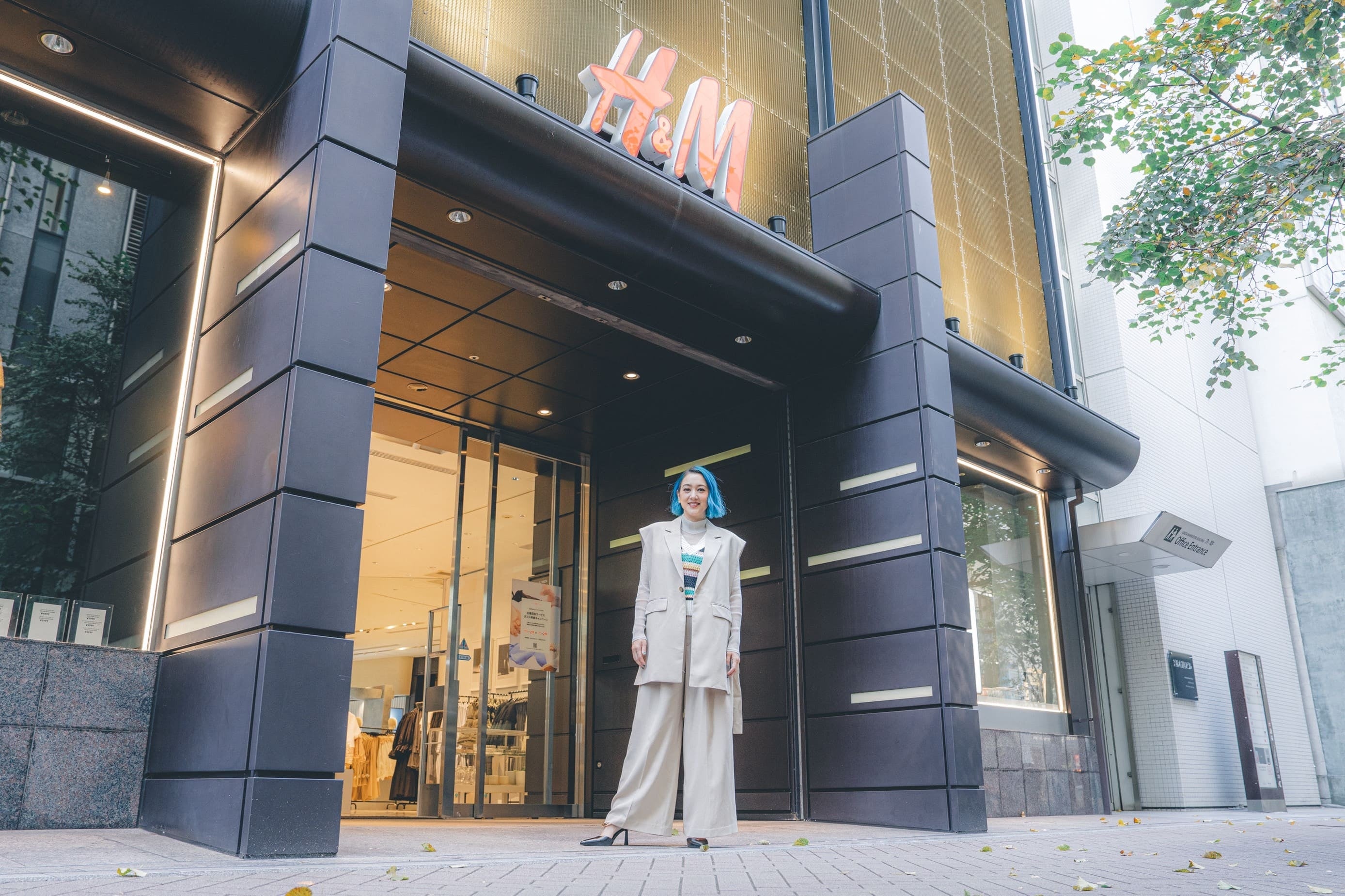 H&M ؒʂXŊJÒ́uH&M Sustainability LABvSHELLY񂪂XI