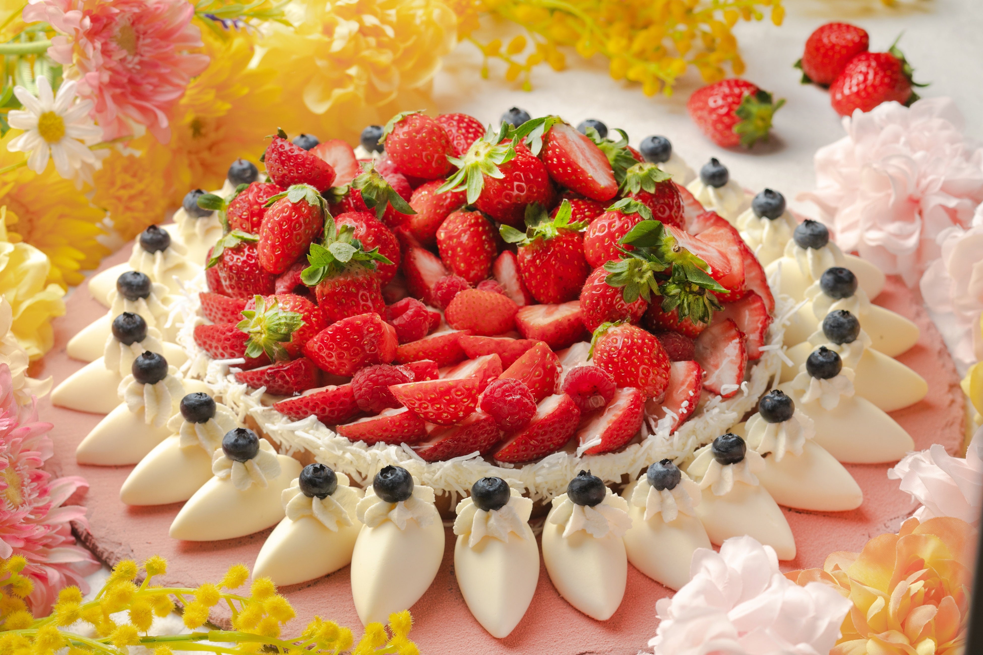 yVlvXzez{̃C`Sӂ񂾂ɎgpAt̂Ԕe[}ɂ2Ԍ́uStrawberry Sweets Night Buffet `Flower Garden`vJ